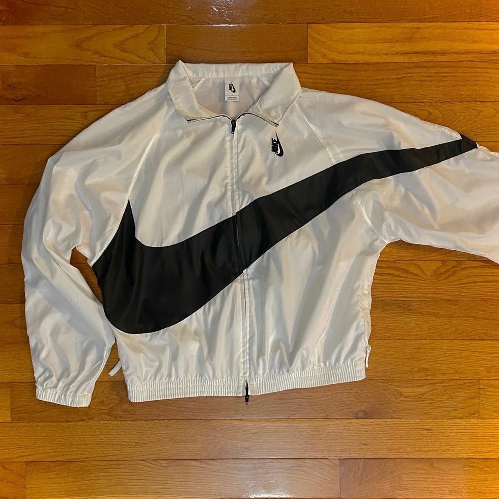 Nike wind wind breaker